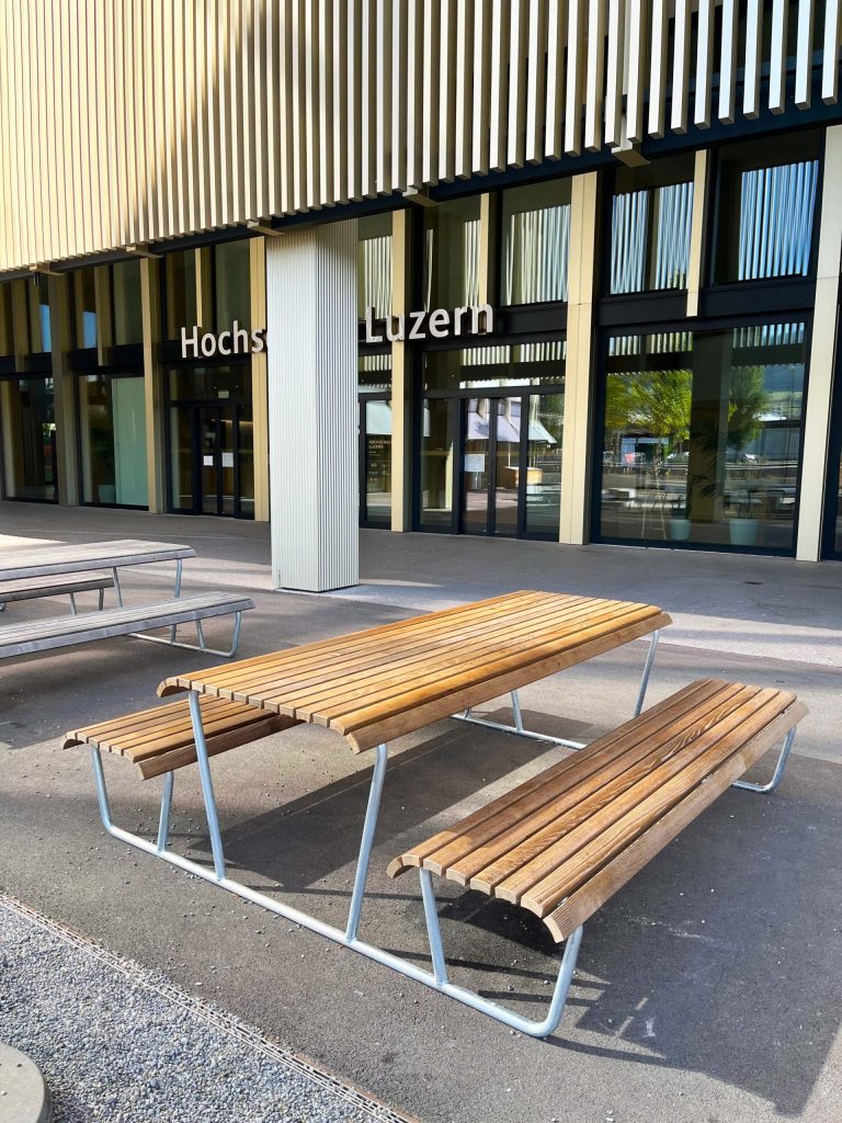 Campus Hochschule Luzern - Parkbank - Balz Holz AG in Langnau im Emmental
